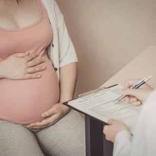 Pregnancy appointment about travel vaccines