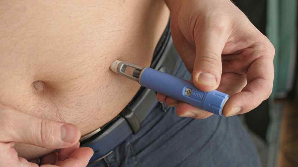 Injecting weight loss pen